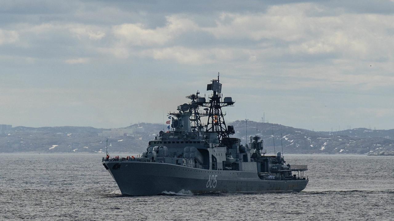 На корабль с радостью